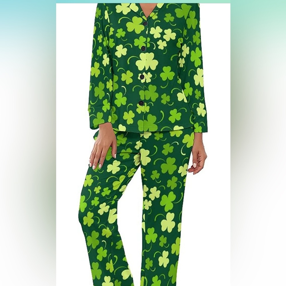 Shamrock Pajama Set Large NWOT